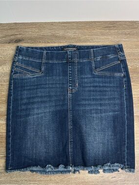 Liverpool Los Angeles Frayed Hem Denim Skirt Size 12/31 Dark Wash Jean Skirt